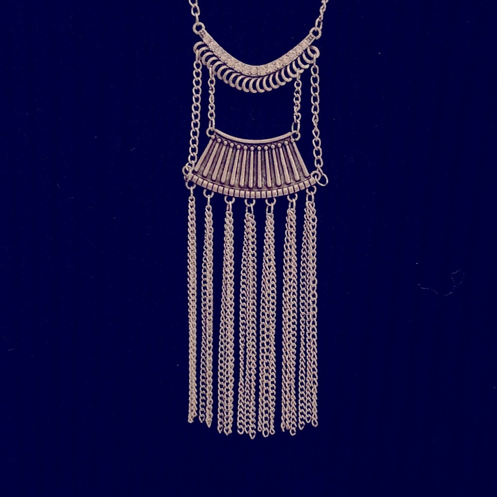 💜 30% off with bundle! Silver shaded fringed and rhinestones
